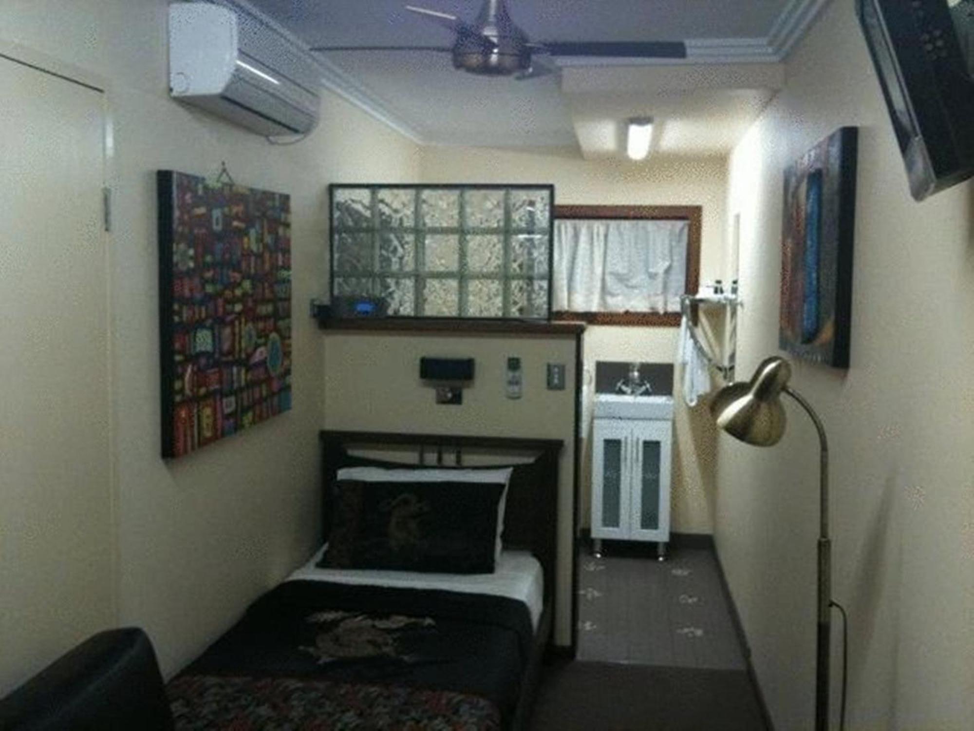 Single Studio,1219827799:JPEG